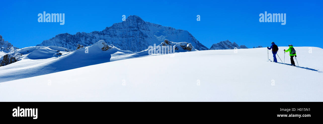backcountry skiing in snowy mountain scenery, Grande Casse in background, France, Savoie, Vanoise National Park, Tignes Stock Photo