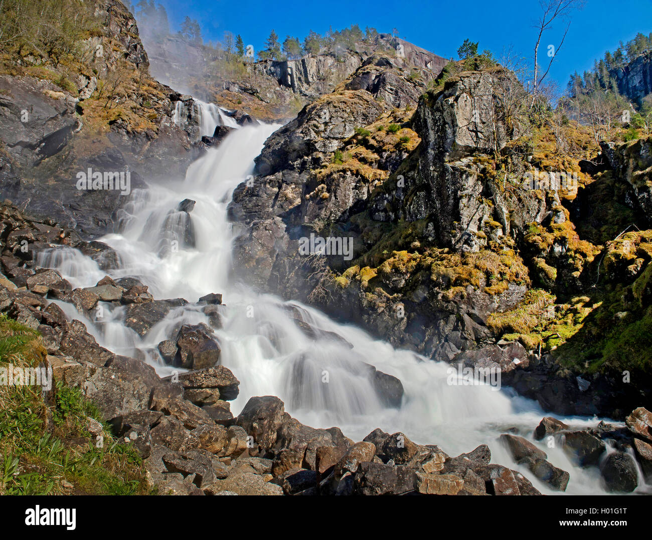 Wasserfall Latefossen, Norwegen, Hardanger, Hordaland, Odda | famous waterfall Laatefosssen, Norway, Hardanger, Hordaland, Odda  Stock Photo