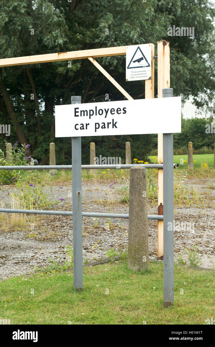 Abandoned car park uk hi-res stock photography and images - Alamy