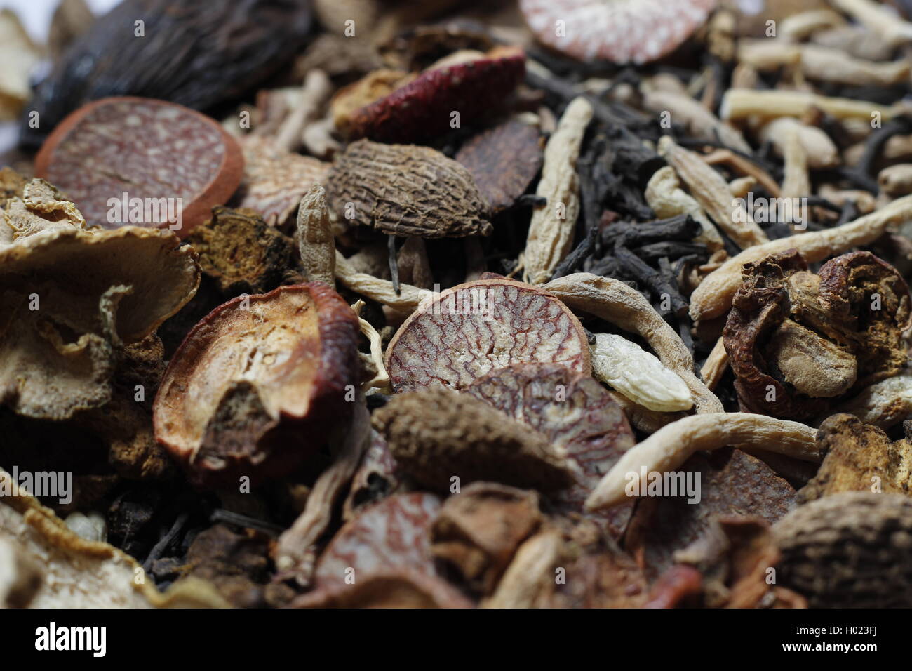 Chinese herbal medicine hi-res stock photography and images - Alamy