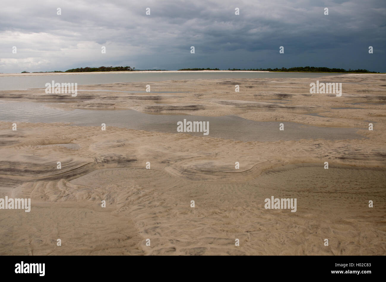 low-tide-on-tybee-island-georgia-stock-photo-alamy