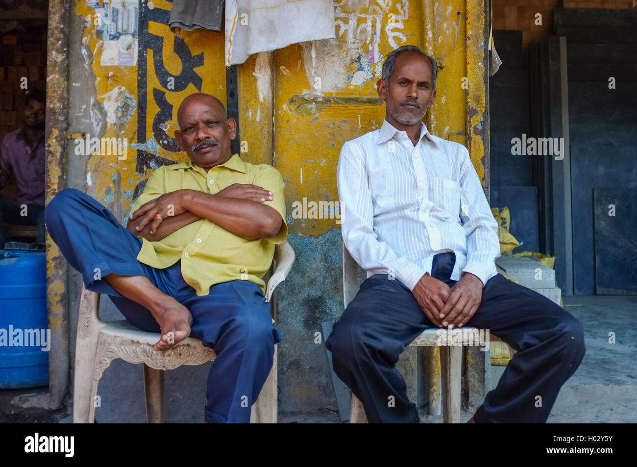 Mumbai India 10 January 2015 Indian Vendors Sitting Infront Of