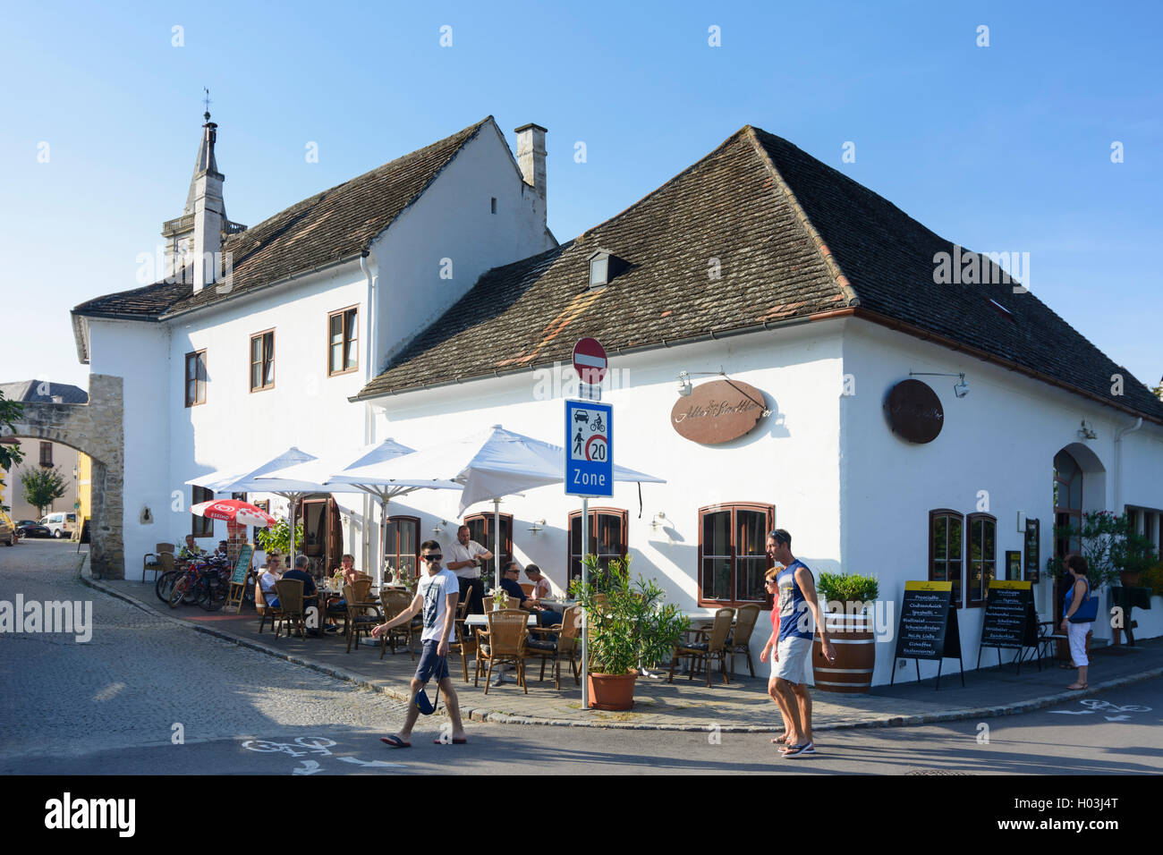 Rust: old city gate, restaurant 'Zum alten Stadttor', Neusiedler See (Lake Neusiedl), Burgenland, Austria Stock Photo