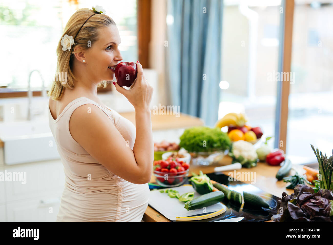 Pregnant woman healthy eating vegetables and fruit Stock Photo Alamy