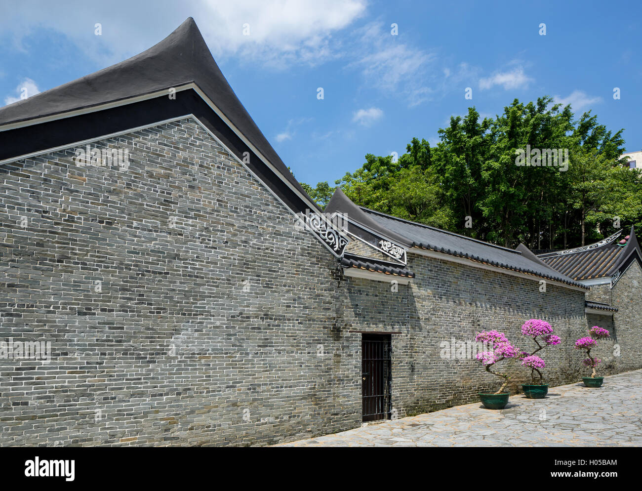 Traditional chinese garden Stock Photo Alamy
