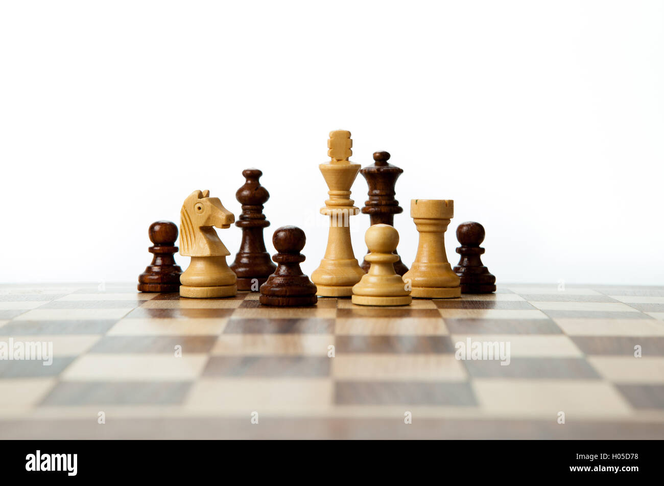 Moscow, Russia. 30th Dec, 2019. Wang Hao (L) of China and Alireza Firouzja  participating under the FIDE flag shake hands after the Blitz Open final at  2019 King Salman World Rapid 