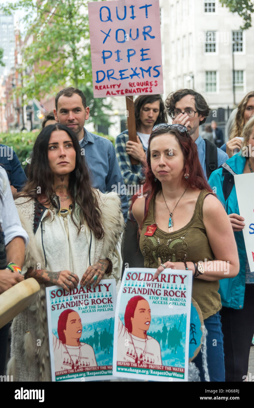 London, UK. 19th September 2016. People stand outside the US Embassy in a non-violent, prayerful act of solidarity with the Standing Rock Sioux Tribe threatened by the construction of a huge oil pipeline close to their reservation in North Dakota and the Missouri River. Credit:  Peter Marshall/Alamy Live News Stock Photo