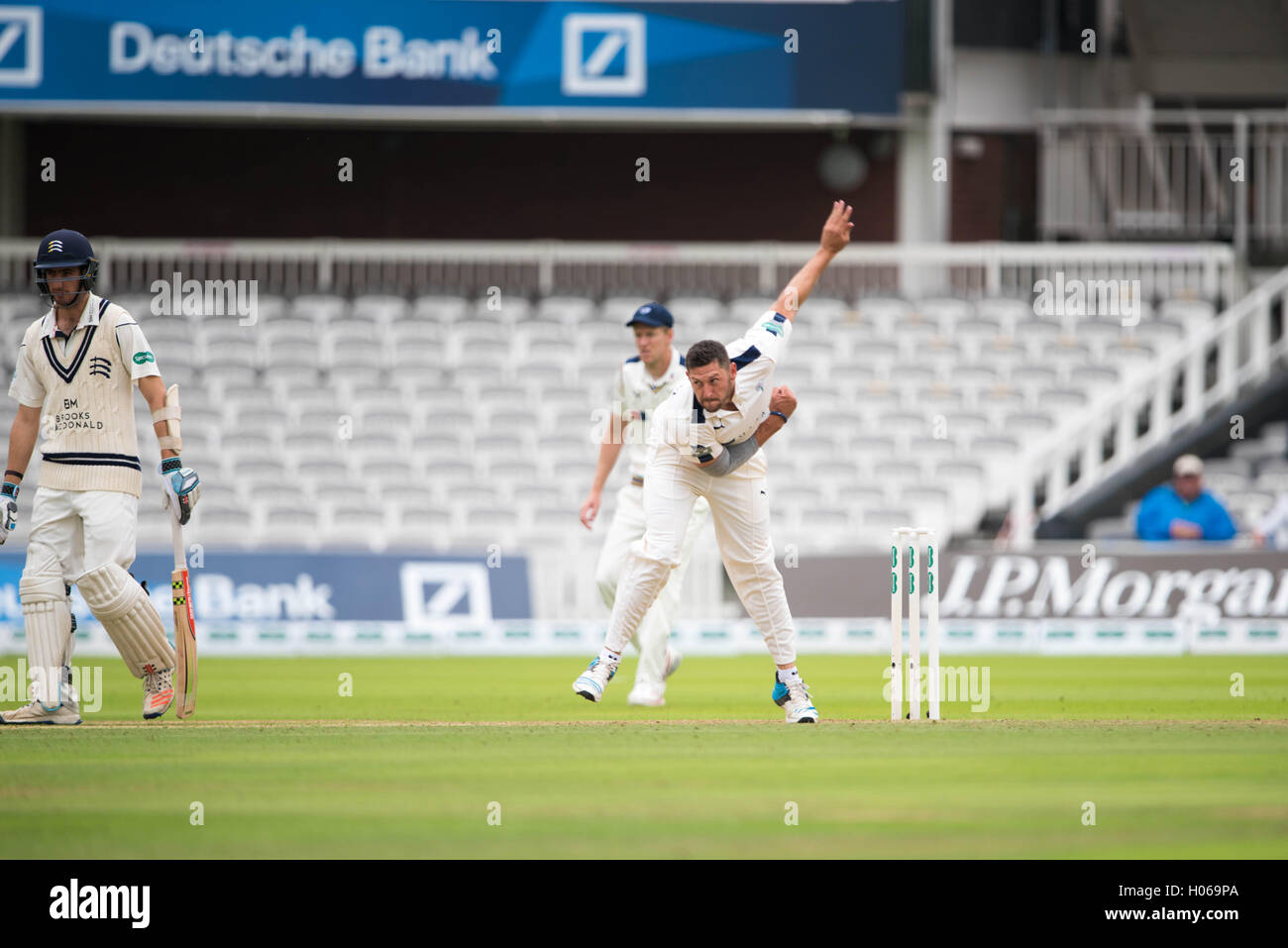 London, UK. 20th Sep, 2016. Yorkshire bowler Tim Bresnan bowls during day one of the Specsavers County Championship Division One match between Middlesex and Yorkshire at Lords on September 20, 2016 in London, England. Credit:  Michael Jamison/Alamy Live News Stock Photo