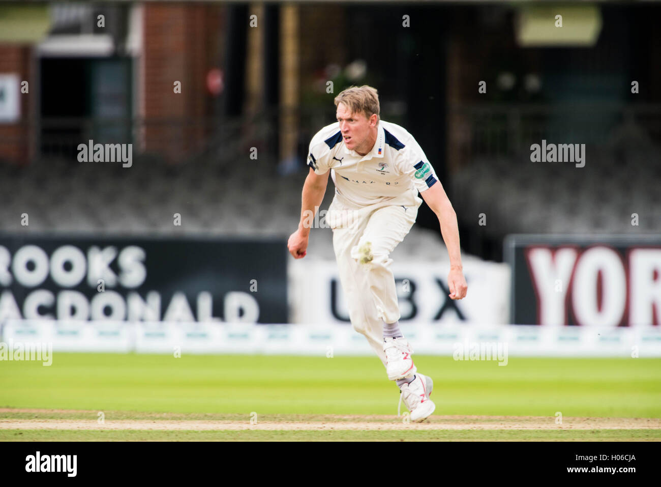 London, UK. 20th Sep, 2016. London, UK 20th Sep, 2016 Yorkshire bowler Steven Patterson bowls during day one of the Specsavers County Championship Division One match between Middlesex and Yorkshire at Lords on September 20, 2016 in London, England. Credit:  Michael Jamison/Alamy Live News Stock Photo