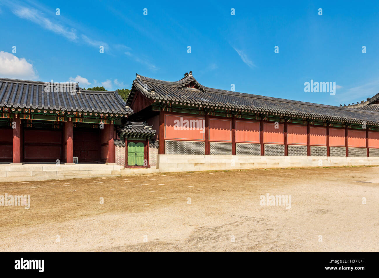 Ancient Korean building Stock Photo Alamy