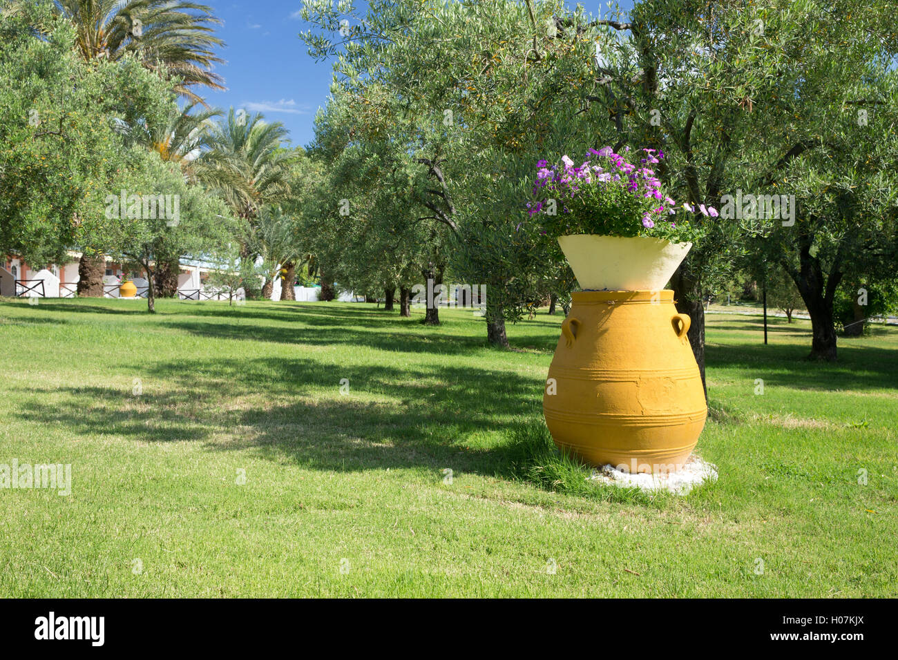 Vintage garden backyard hi-res stock photography and images - Alamy