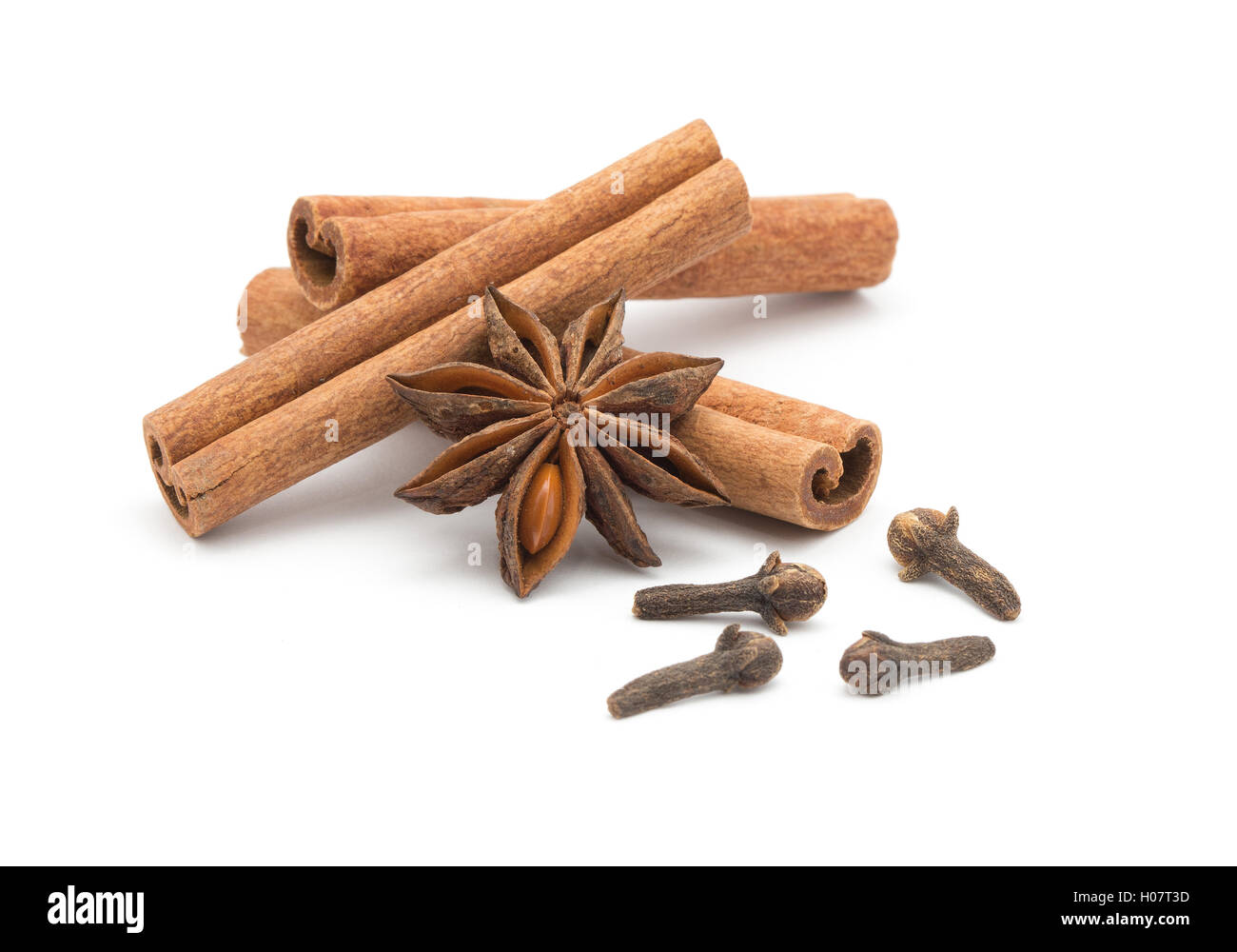 Cloves, anise and cinnamon Stock Photo Alamy