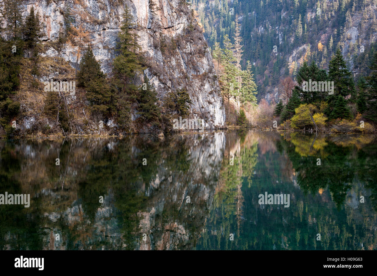 Jiuzhaigou on the edge of the Tibetan Plateau, located in the north of Sichuan Province, China Stock Photo