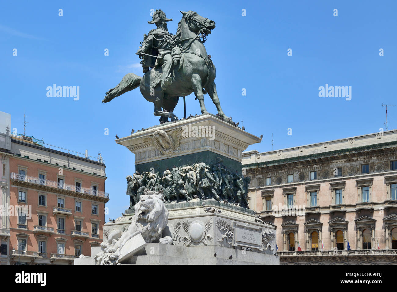 Equestrian statue of Victor Emmanuel II, Piazza del Duomo, Milan, Lombardy, Italy, Europe Stock Photo