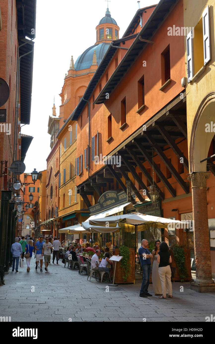 Alfresco restaurants, Via Clavature, Bologna, Emilia-Romagna, Italy, Europe Stock Photo