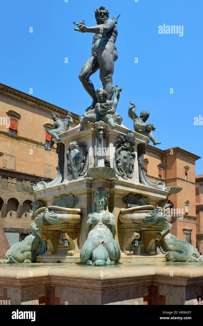 Neptune Fountain, Piazza del Nettuno, Bologna, Emilia-Romagna, Italy, Europe Stock Photo