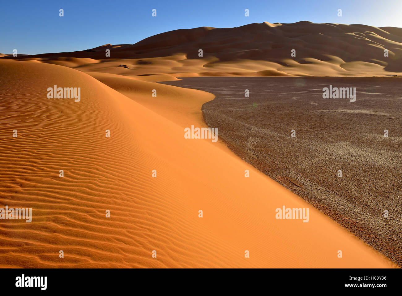 Sand dunes of In Djerane, Tadrart, Tassili n'Ajjer National Park, UNESCO World Heritage Site, Sahara desert, Algeria Stock Photo