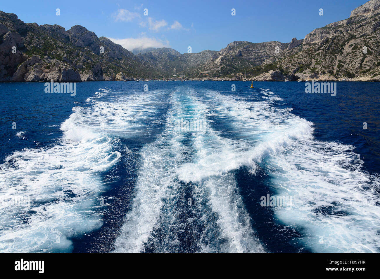 Wake behind a boat, Mediterranean, Calanques National Park, Marseille, Provence, Cote d'Azur, France Stock Photo
