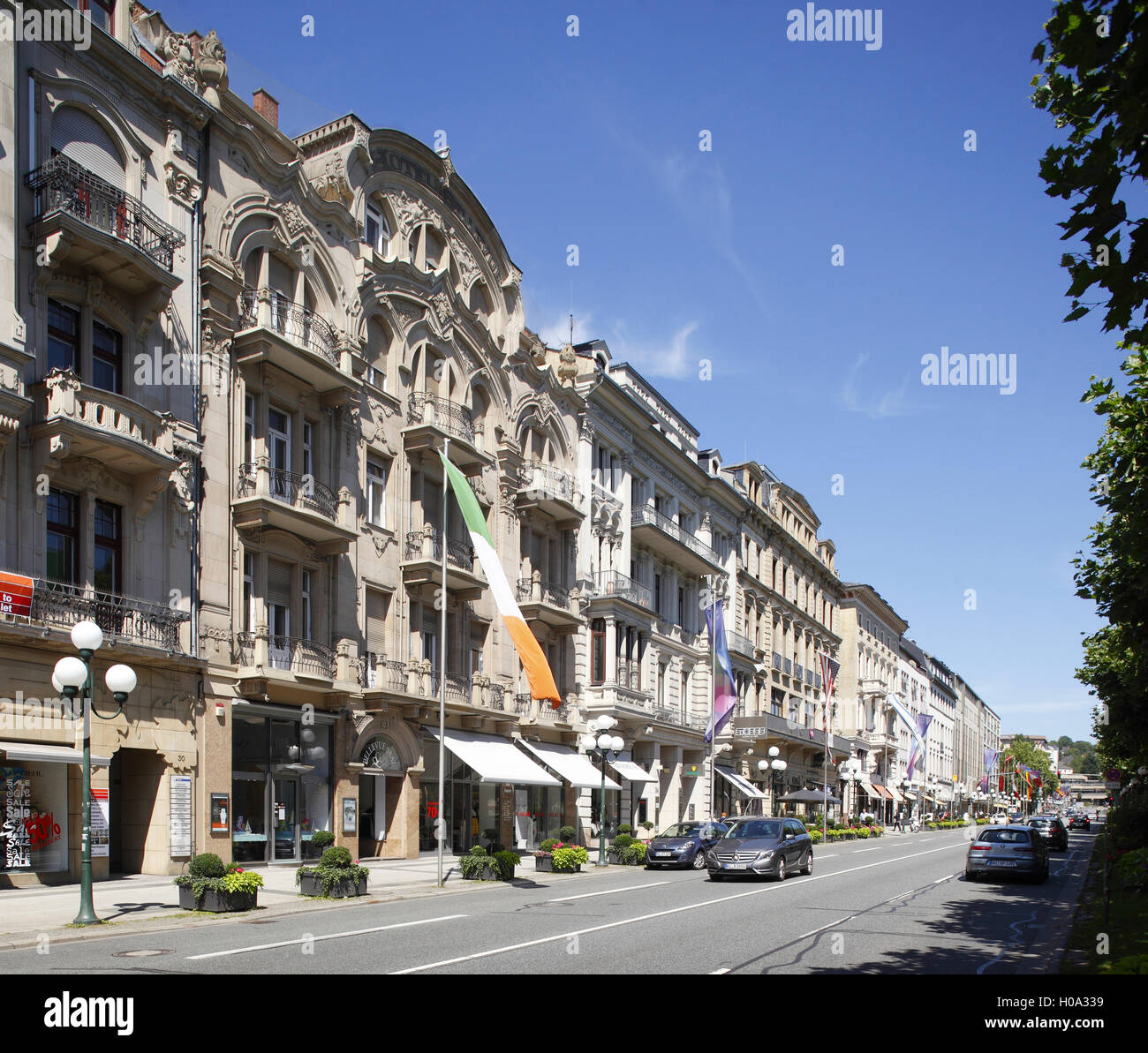 Büro und Geschaeftshäuser in der Wilhelmstraße , Wiesbaden, Hessen