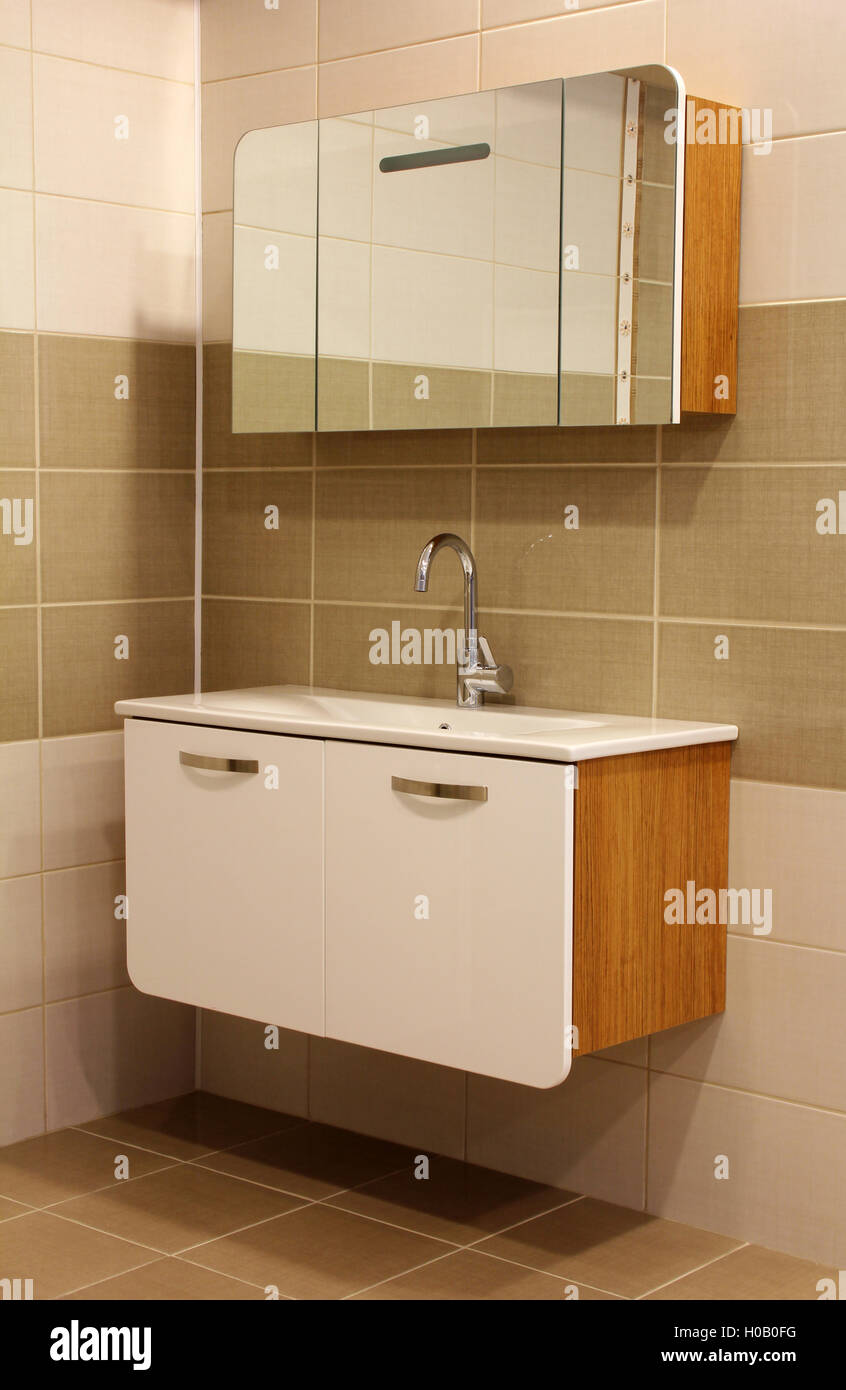 modern bathroom sink Stock Photo - Alamy