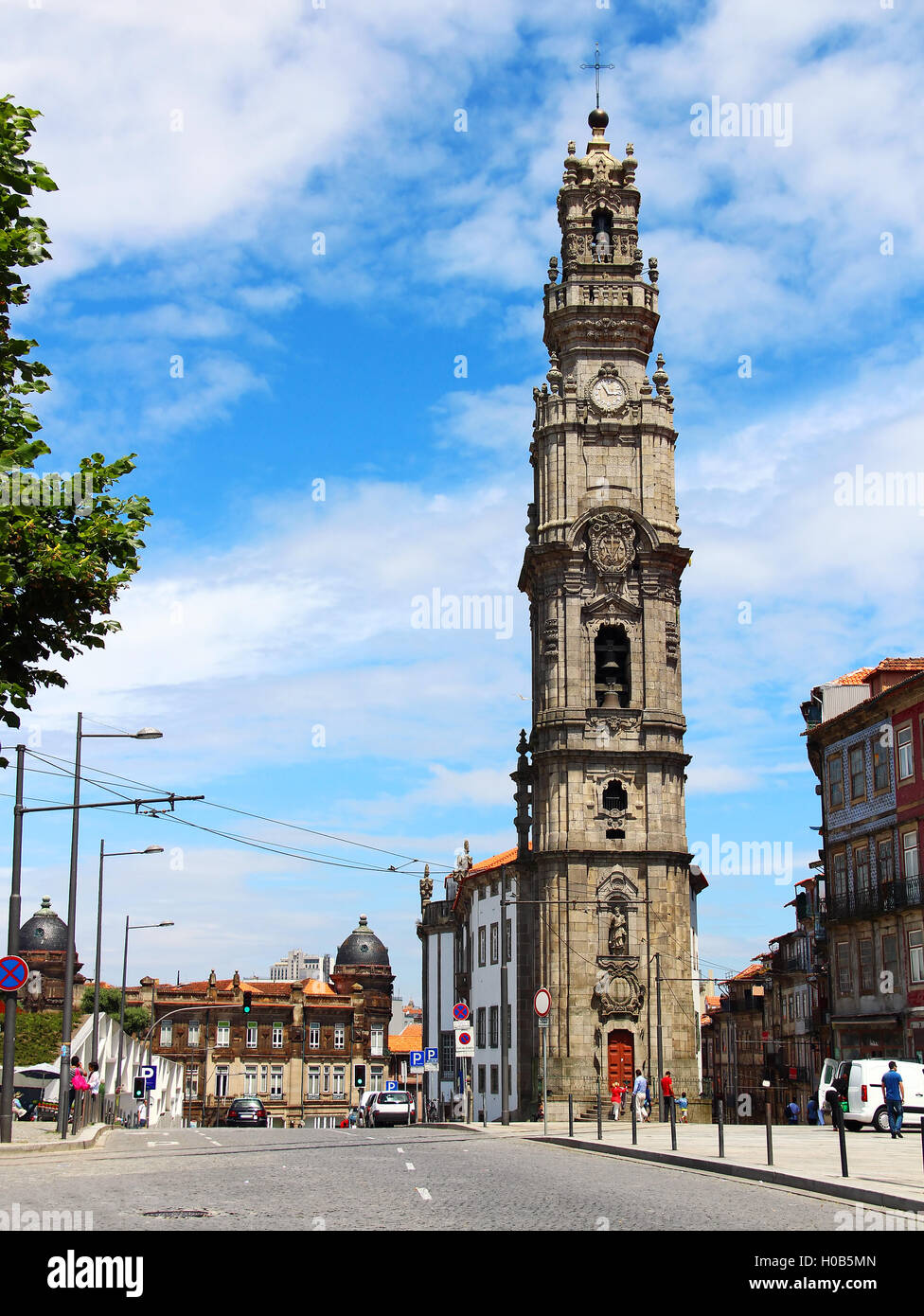 教会Porto clerigos church (クレリゴス教会) クレリゴス教会 | ポルト歴史地区、ルイス1世橋およびセラ・ド