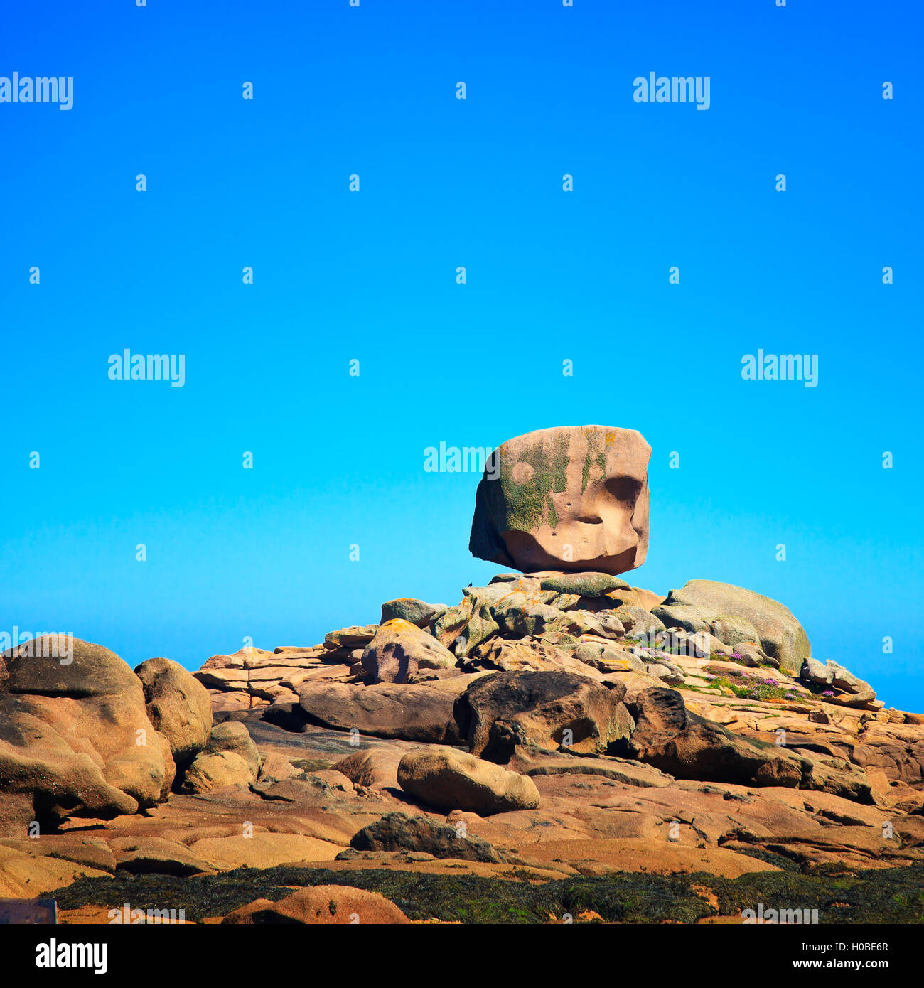 Pink Rocks France Pink granite coast, france hi-res stock photography and images - Alamy