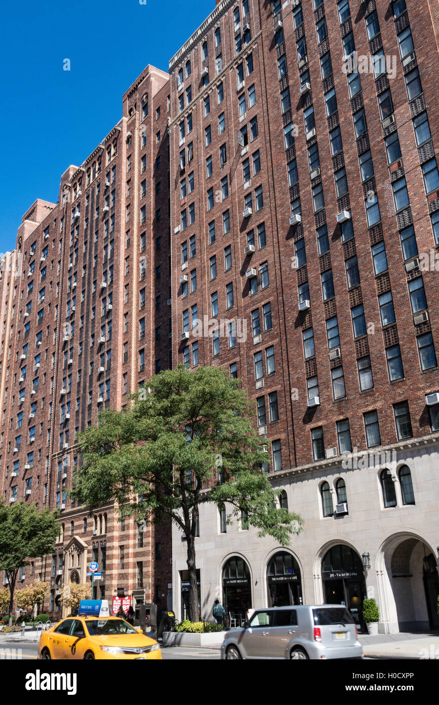 London Terrace is a huge apartment building complex in Chelsea, 2016