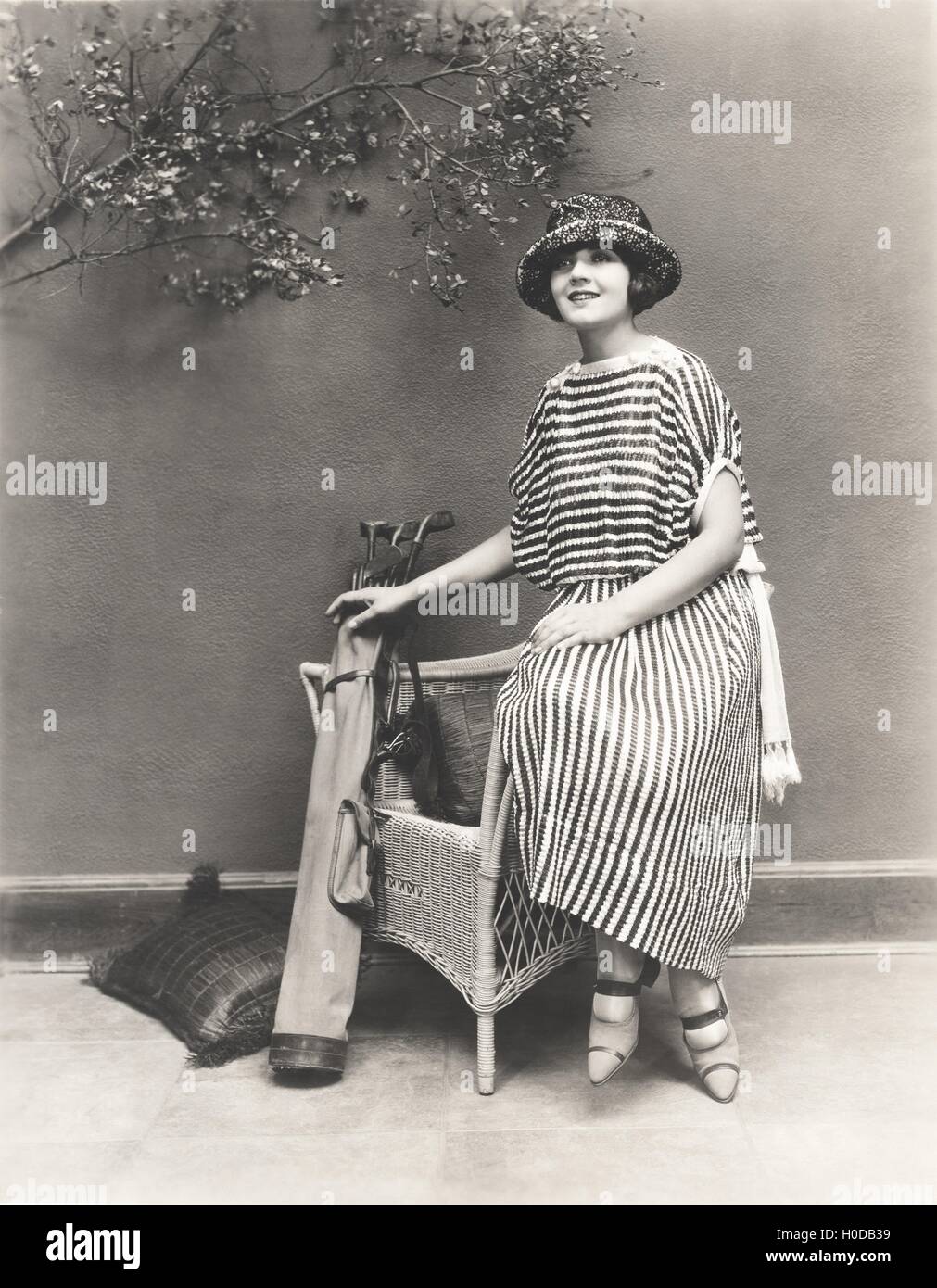 1910s woman dress hi-res stock photography and images - Alamy