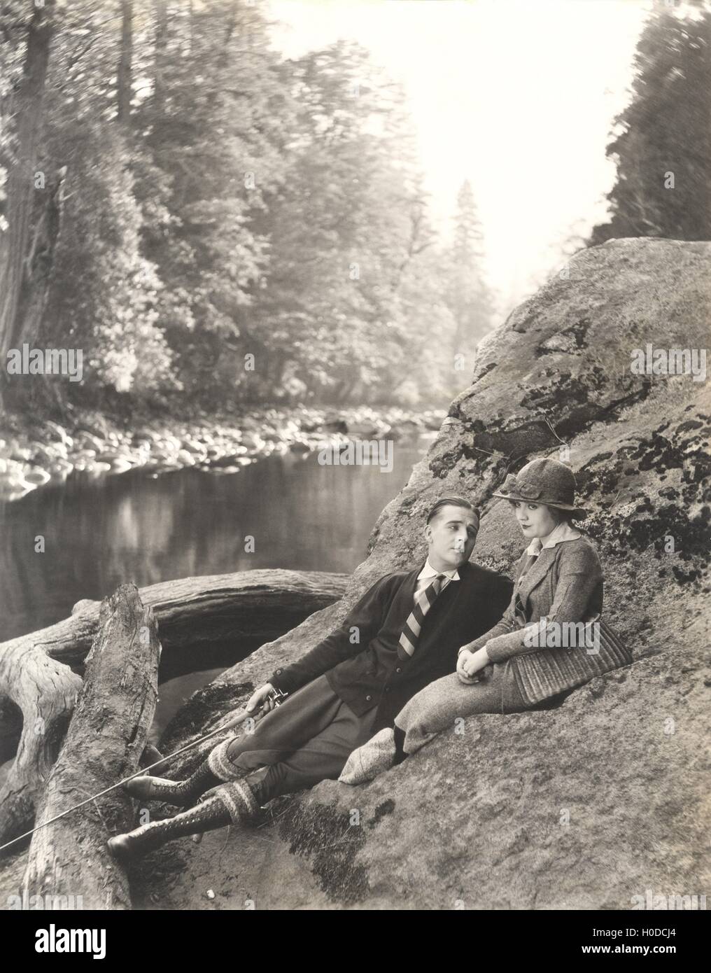 1940s couple man woman sitting hi-res stock photography and images - Alamy