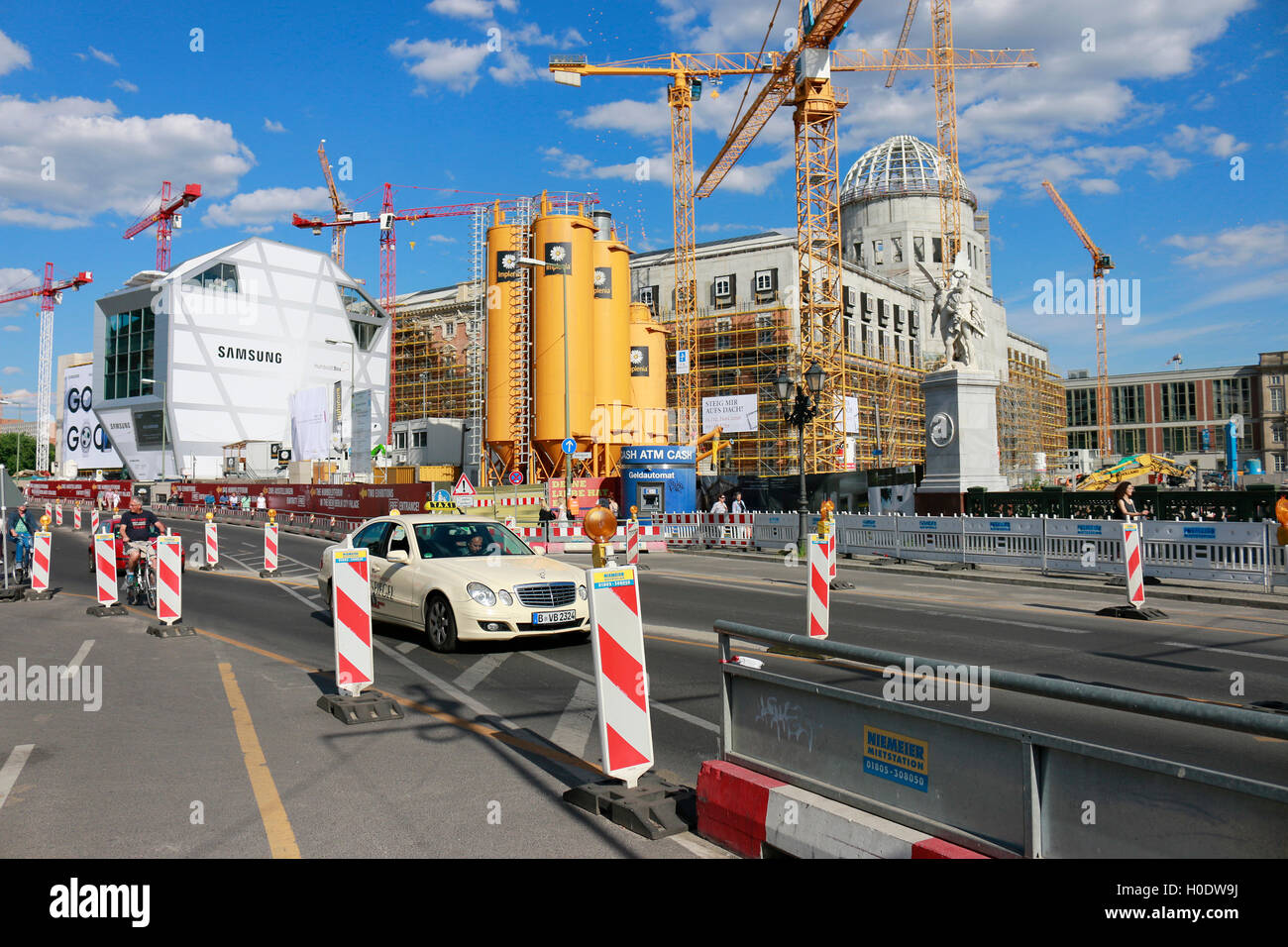 The humboldt forum box hi-res stock photography and images - Alamy