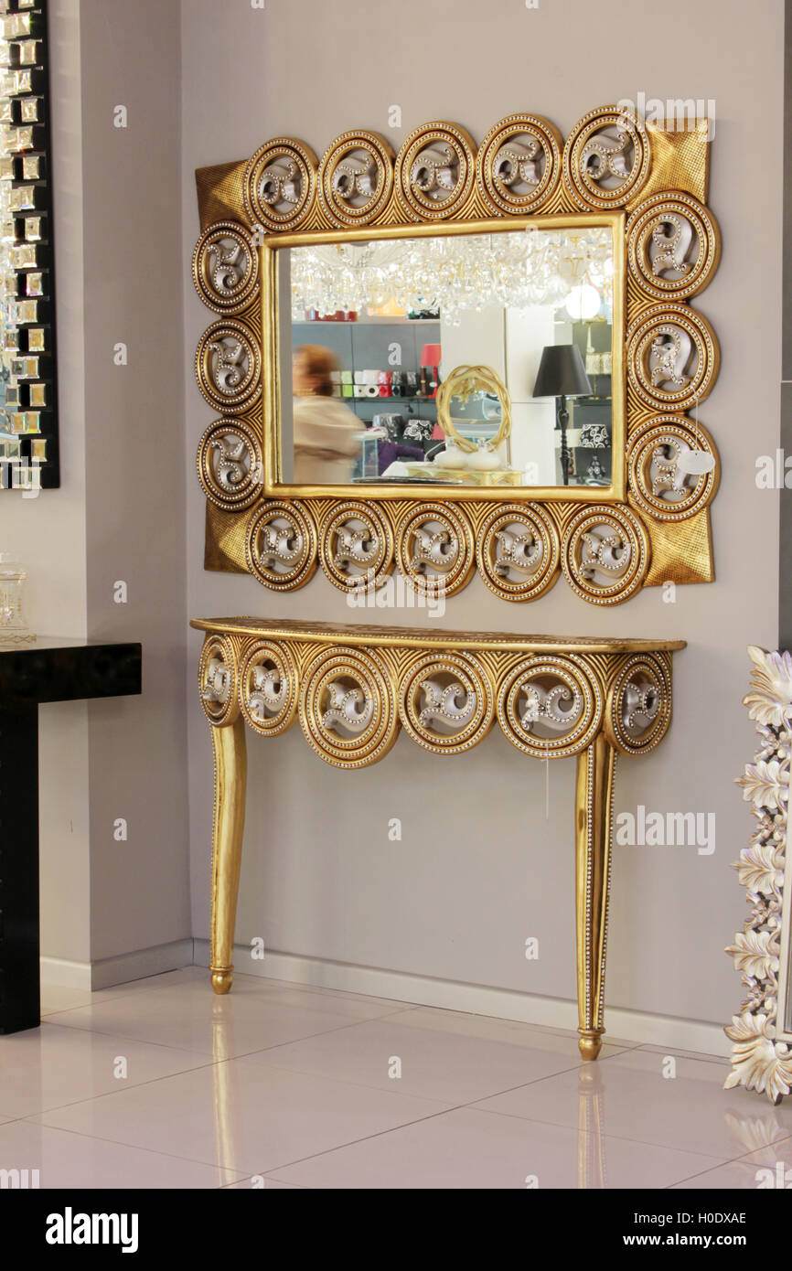 Fancy dresser hi-res stock photography and images - Alamy