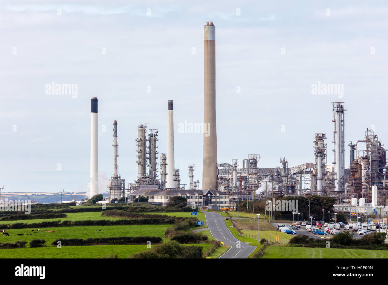 Valero Oil Refinery, Pembroke Dock, Pembrokeshire, Wales, UK Stock