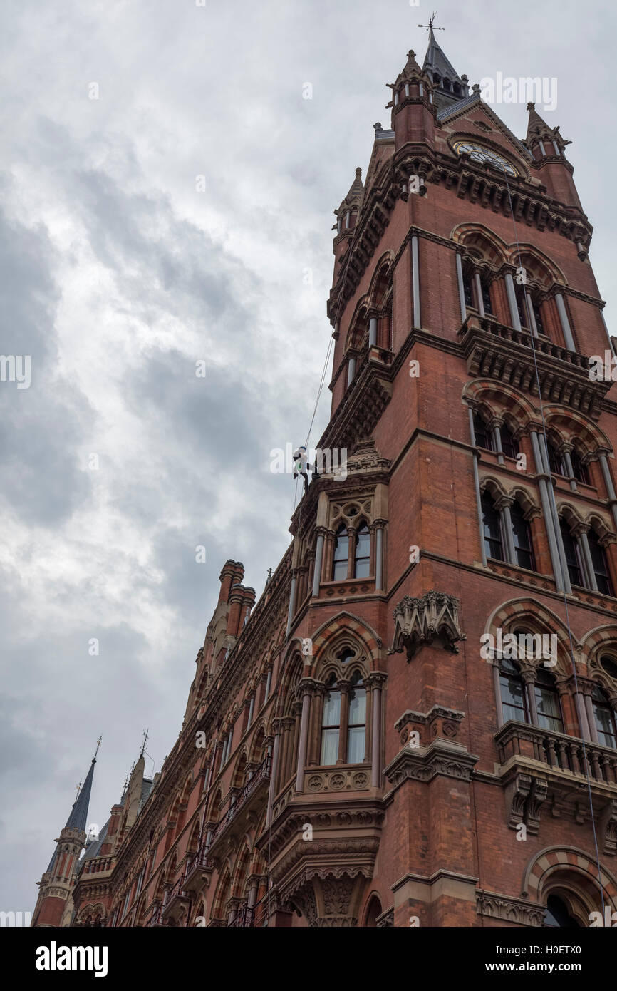 Restored victorian building hi-res stock photography and images - Alamy