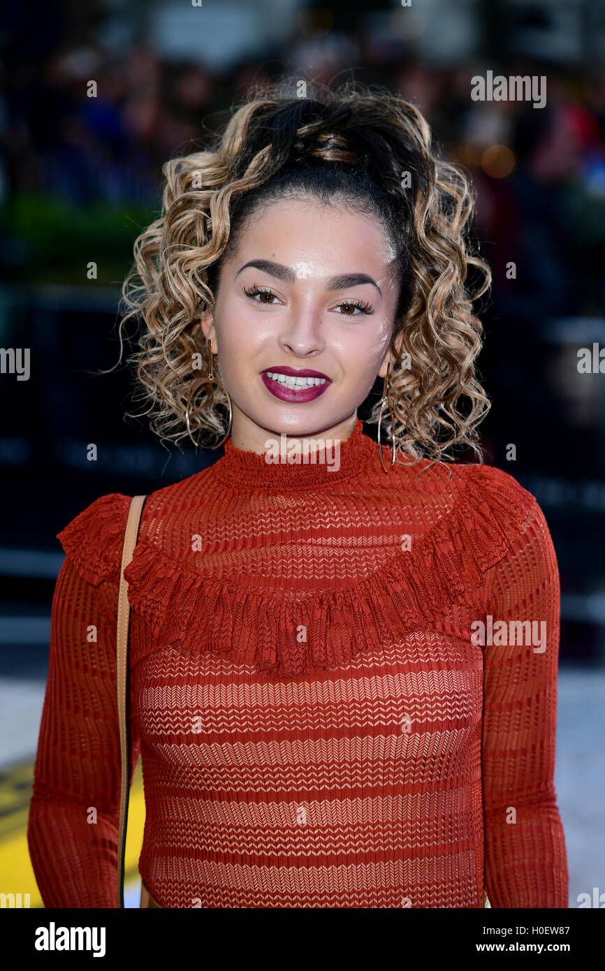 Ella Eyre attending the world premiere of The Girl On The Train at Leicester Square, London. PRESS ASSOCIATION Photo. Picture date: Tuesday 20th September, 2016. Photo credit should read: Ian West/PA Wire. Stock Photo