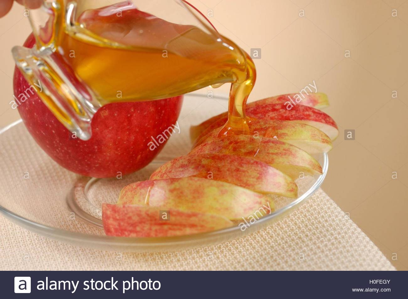 Запеченные яблоки с корицей. Есть яблоки с медом. Блюда с медом. Спас яблочный медовый. Есть яблоки с медом.