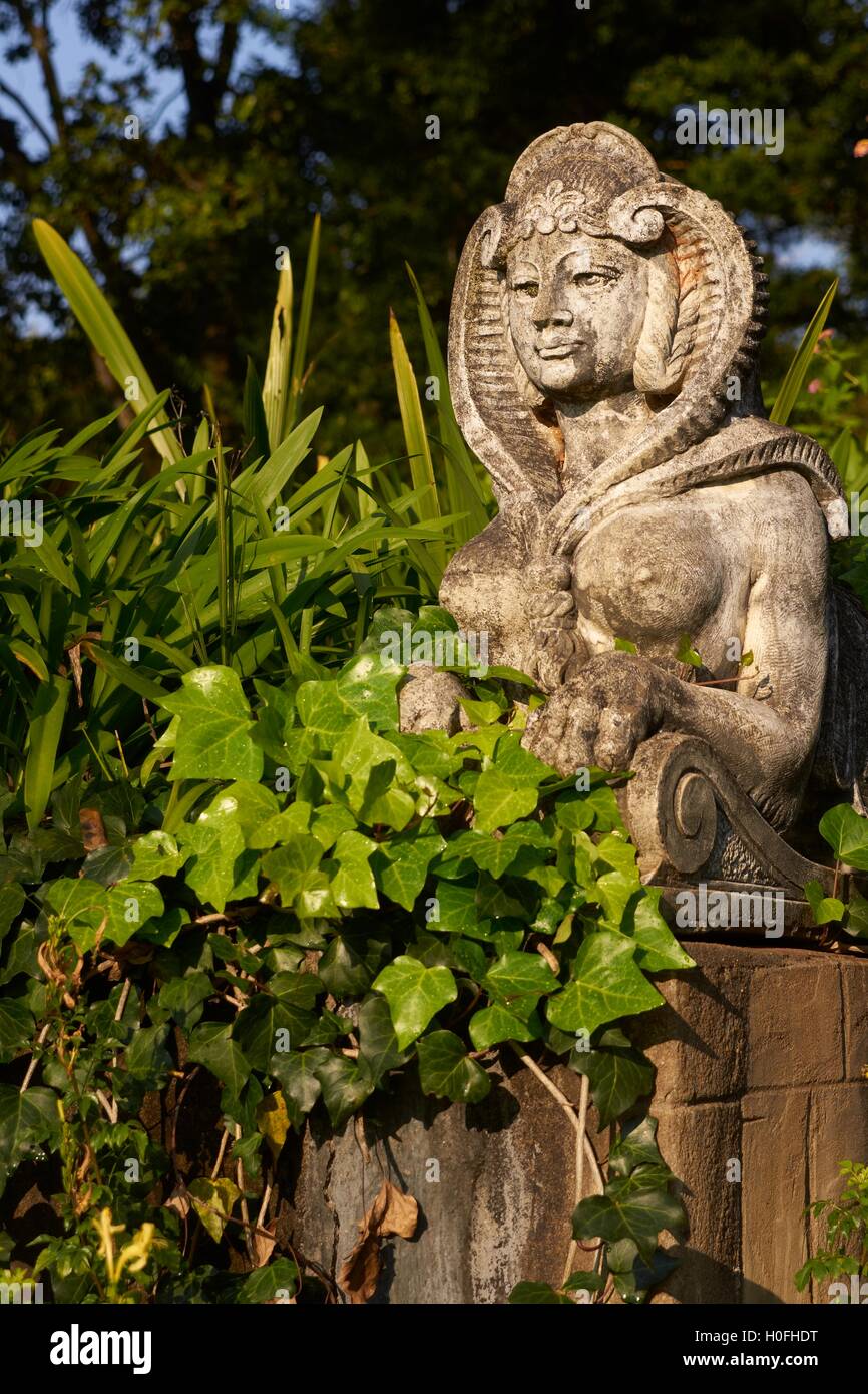 Weathered statue hires stock photography and images Alamy