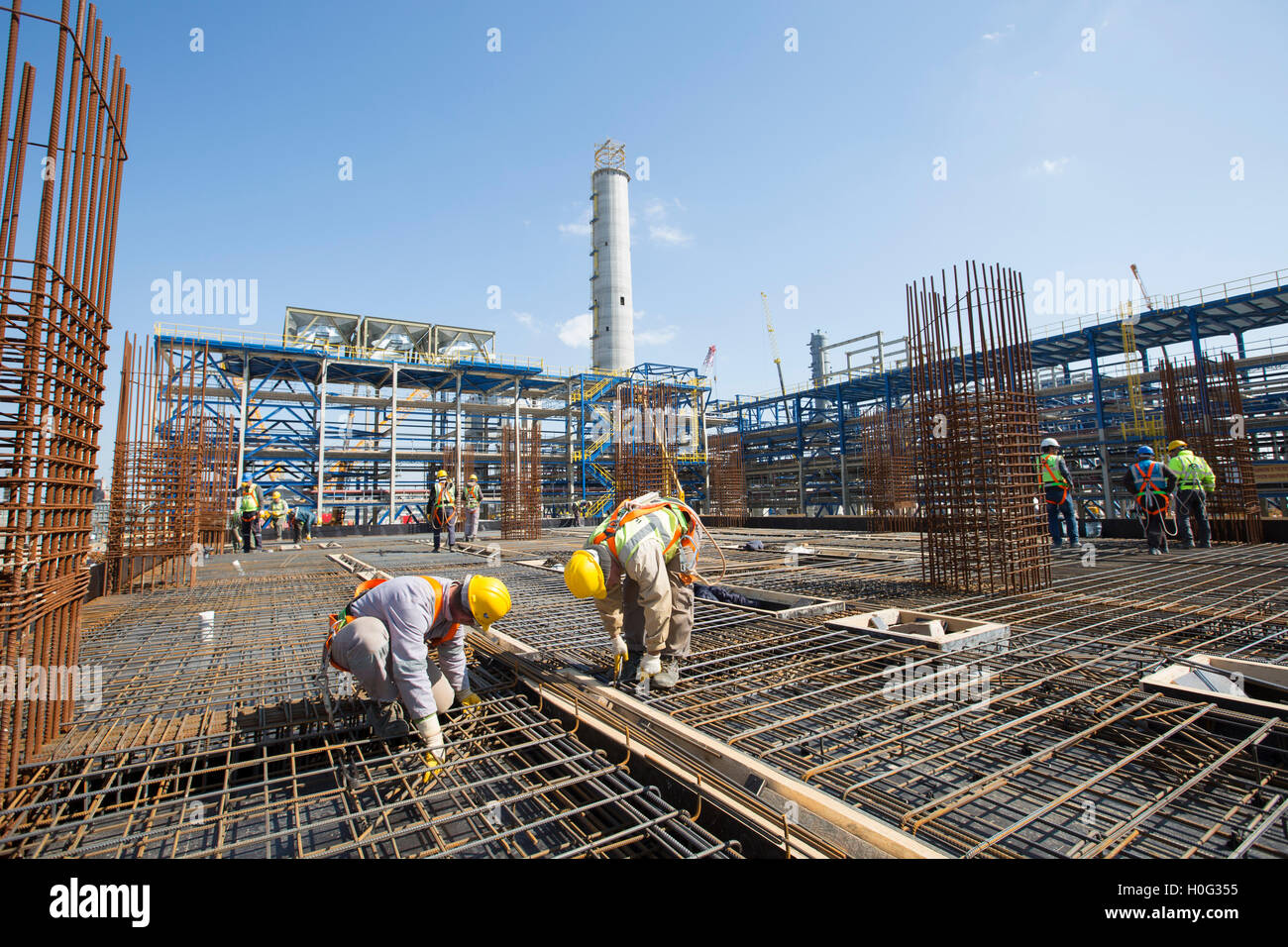 Refinery Construction Site Stock Photo - Alamy