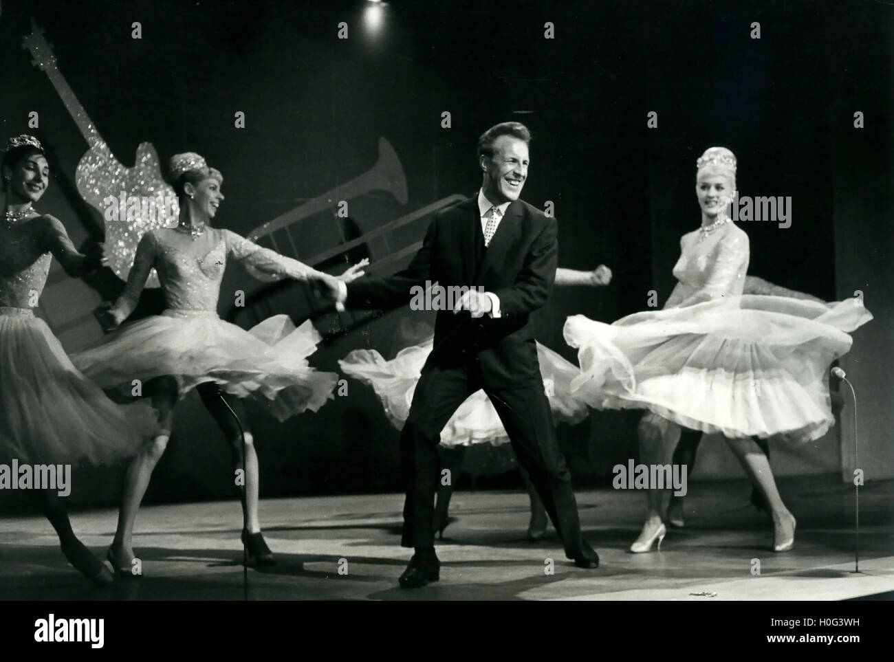 SATURDAY NIGHT AT THE LONDON PALLADIUM  ATV television show with compere Bruce Forsyth in 1959 Stock Photo