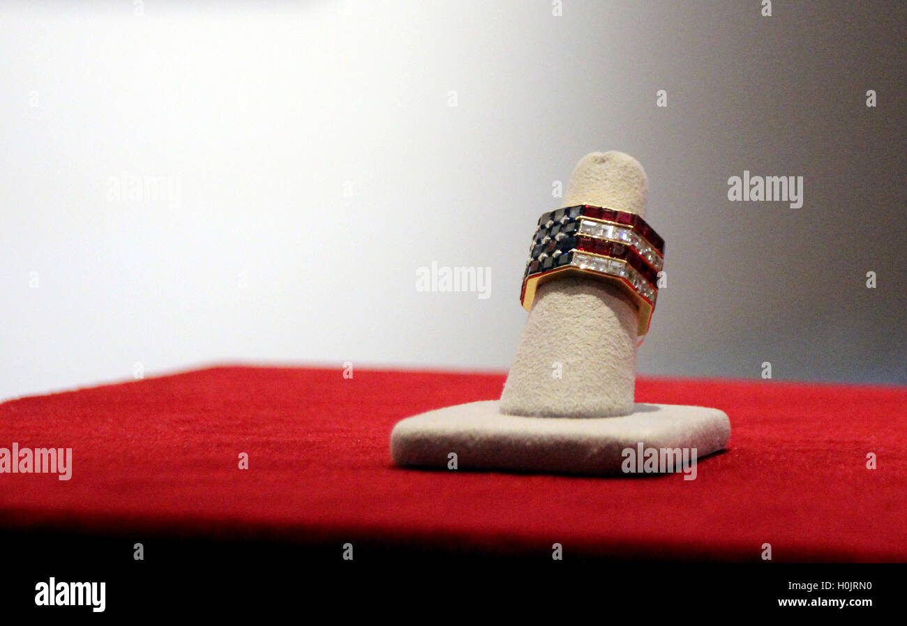 New York, US. 16th Sep, 2016. A ring from Bulgari with diamonds, sapphires and rubies, arranged as the American flag, worn by Nancy Reagan in 1986, is being exhibited in New York, US, 16 September 2016. The value of the piece is estimated at up to 8,000 US dollars. In New York the estate of the former presidential couple Nancy and Ronald Reagan will be auctioned. Photo: Christina Horsten/dpa/Alamy Live News Stock Photo
