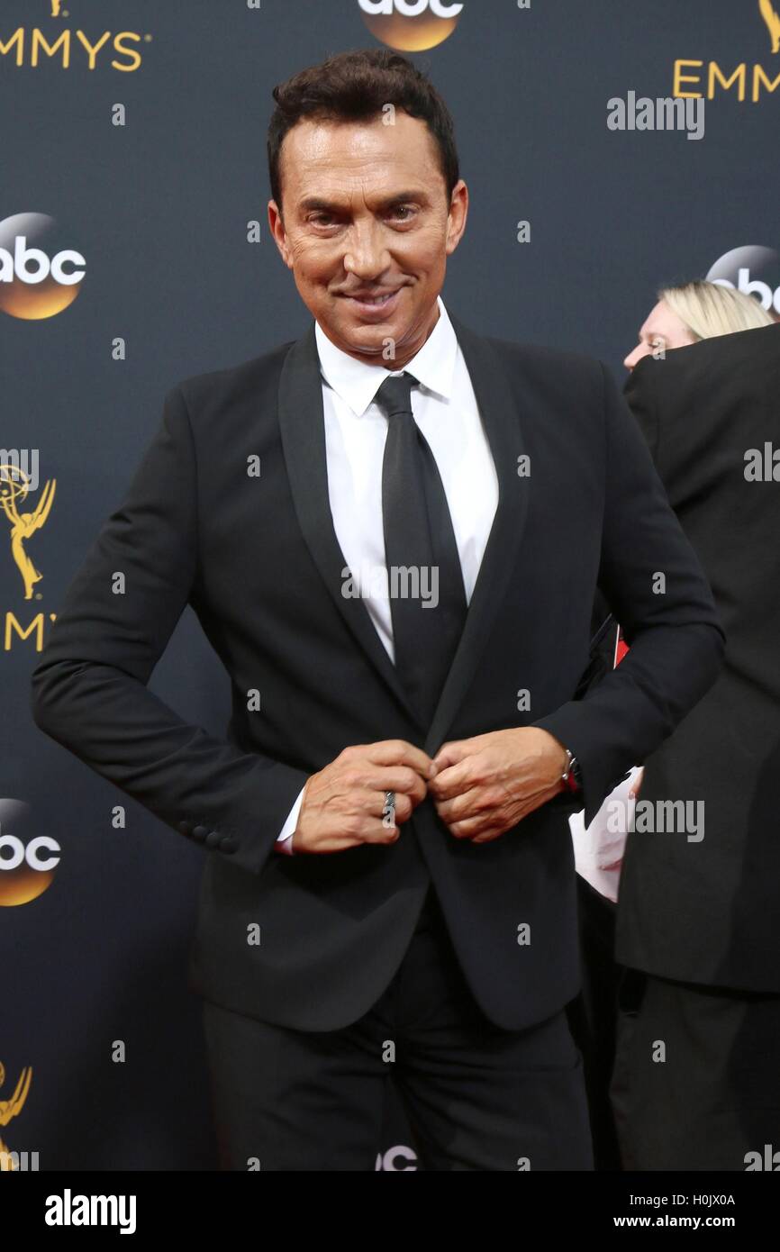 Los Angeles, CA, USA. 18th Sep, 2016. Bruno Tonioli at arrivals for The 68th Annual Primetime Emmy Awards 2016 - Arrivals 3, Microsoft Theater, Los Angeles, CA September 18, 2016. © Priscilla Grant/Everett Collection/Alamy Live News Stock Photo