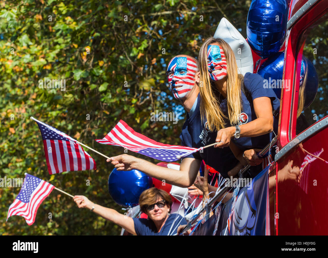 London, September 21st 2016. A "Stop Trump" open topped red London double-decker bus tours central London in a bid to encourage US expats to vote for Clinton. XXXX. Credit:  Paul Davey/Alamy Live News Stock Photo