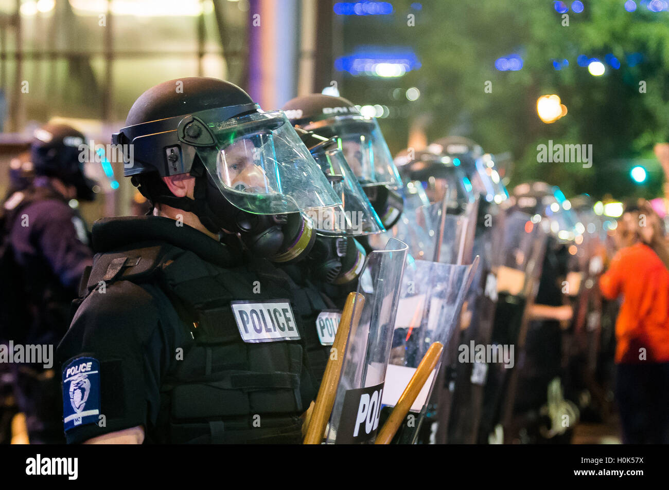 Charlotte, North Carolina, USA. 21st Sep, 2016. Police officers stands ...