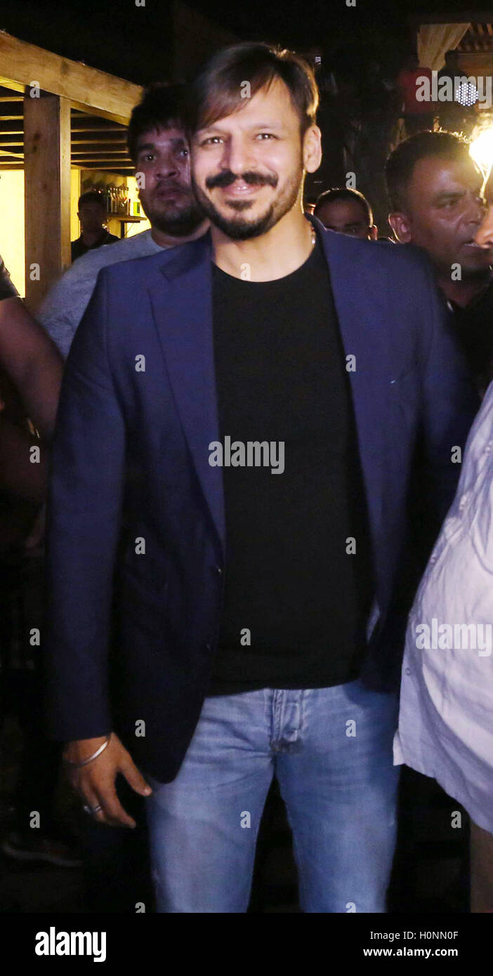 Bollywood actor Vivek Oberoi attends playback singer Shibani Kashyap's performance at the Drunk House, in New Delhi Stock Photo