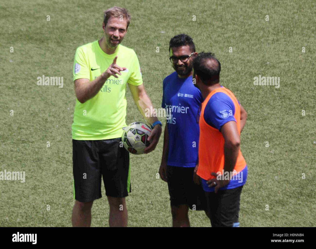 Jeremy Weeks Head Coach Premier Skills impart skills Indian youngsters coaches closing ceremony Premier Skills Phase 1 Mumbai Stock Photo