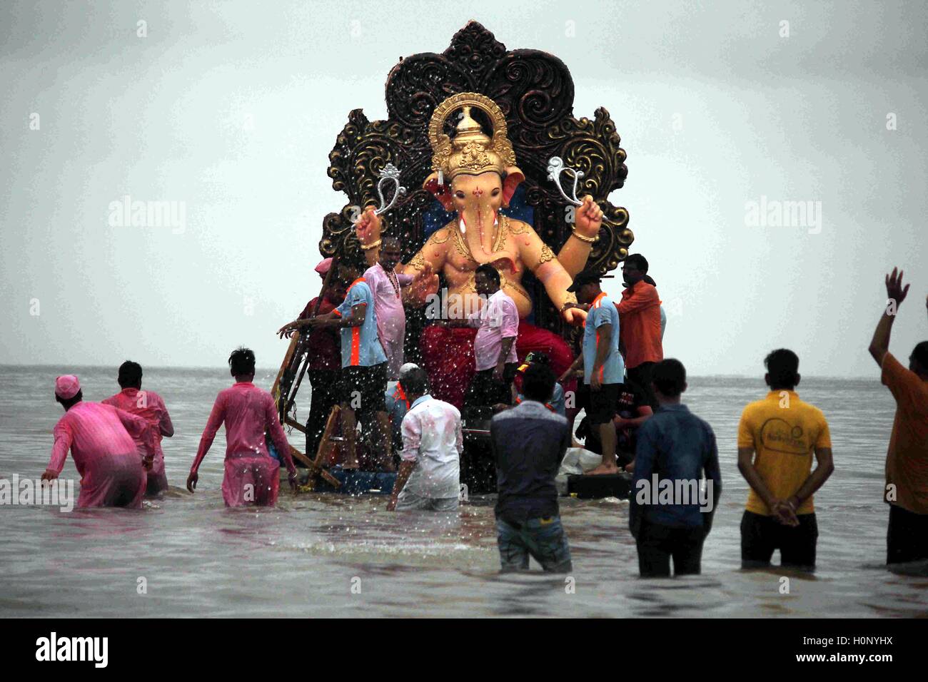 Bollywood music composer Bappi Lahiri unveiling ceremony North Bombay Sarbojanin Durga Puja SamitiÕs Maa Durga idol Mumbai Stock Photo