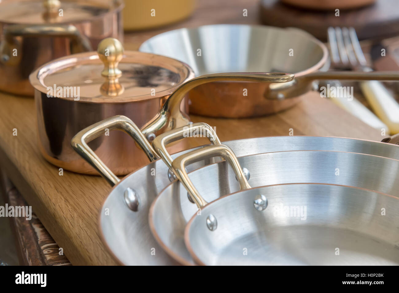 Copper pots and pans hires stock photography and images Alamy