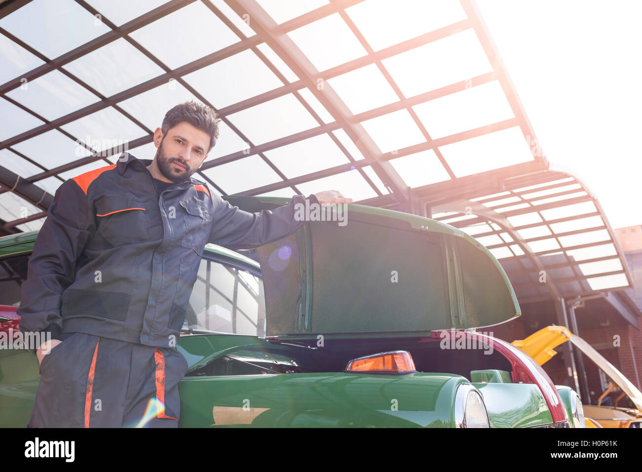 Car body shop repair hires stock photography and images Alamy