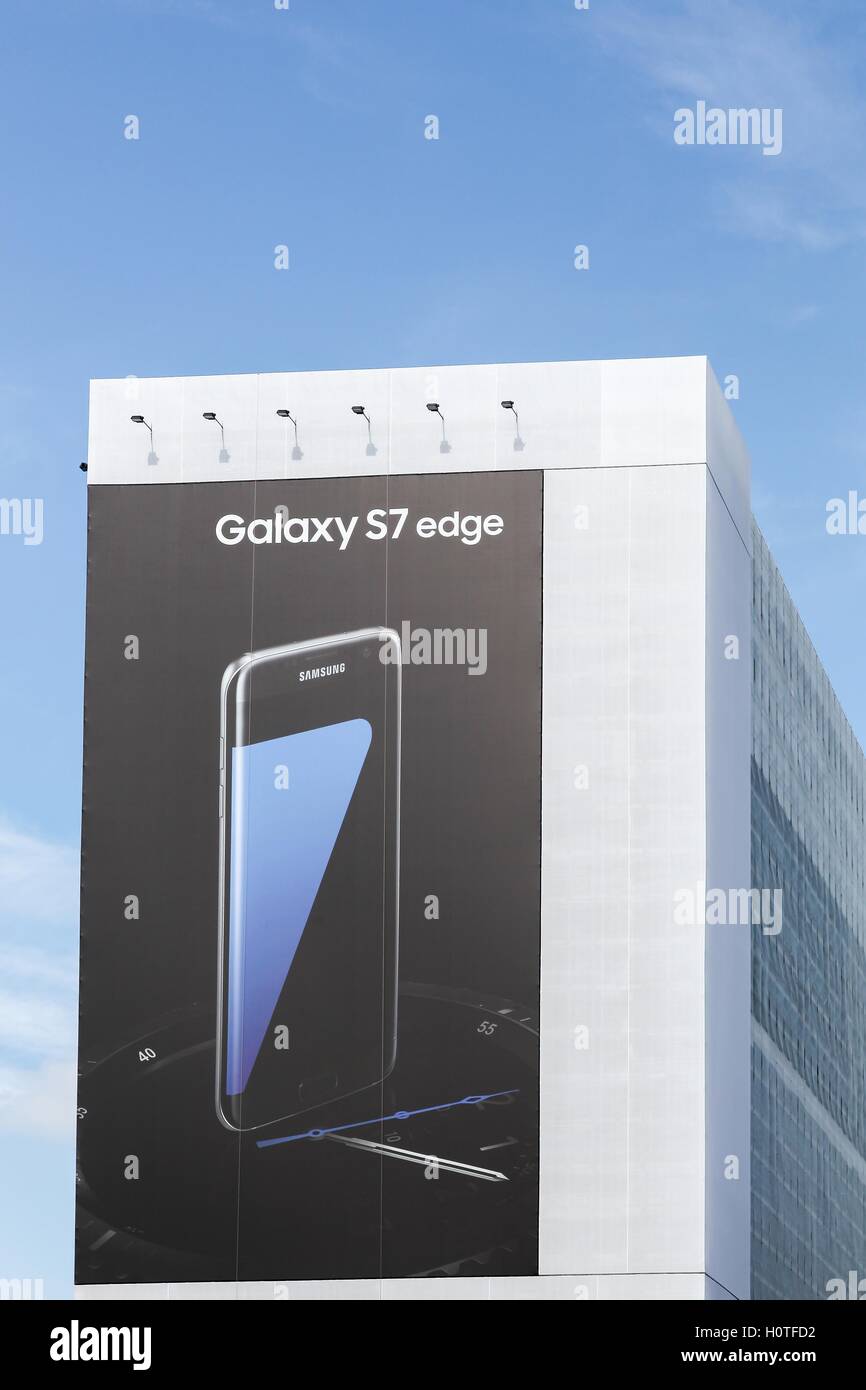 Billboard advertising for Samsung Galaxy S7 Edge covering a facade of a building in Milan, Italy Stock Photo