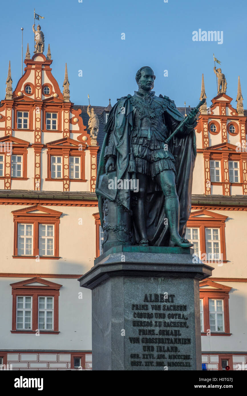 Germany, Bavaria, Coburg, Prince Albert statue & Stadthaus in Markt Stock Photo