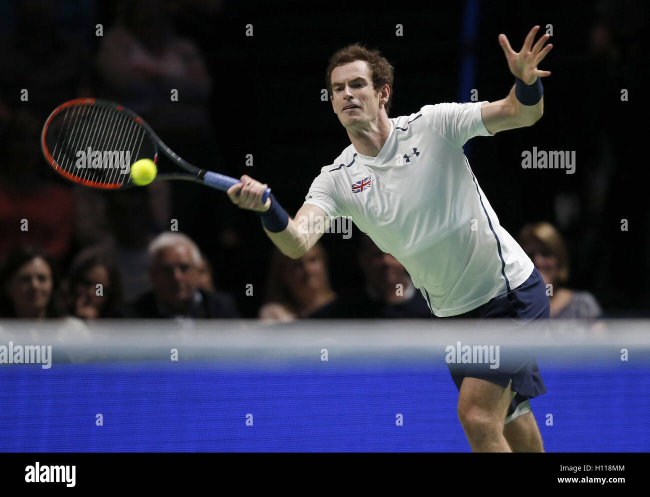 Live tennis match hi-res stock photography and images - Alamy